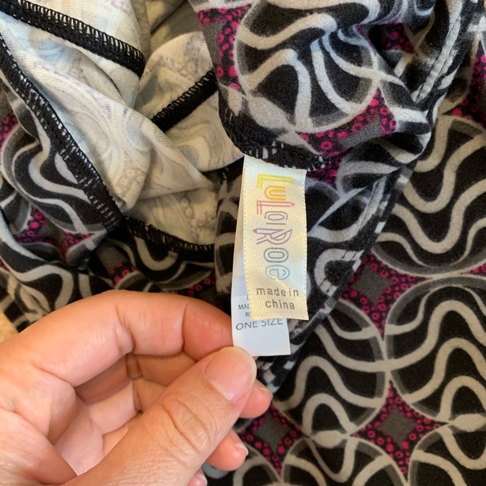 Lularoe Bundle With Solid Gray Classic Tee - image 4